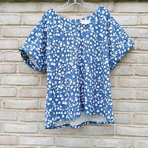 Melloday | Blue and white floral short sleeve top large